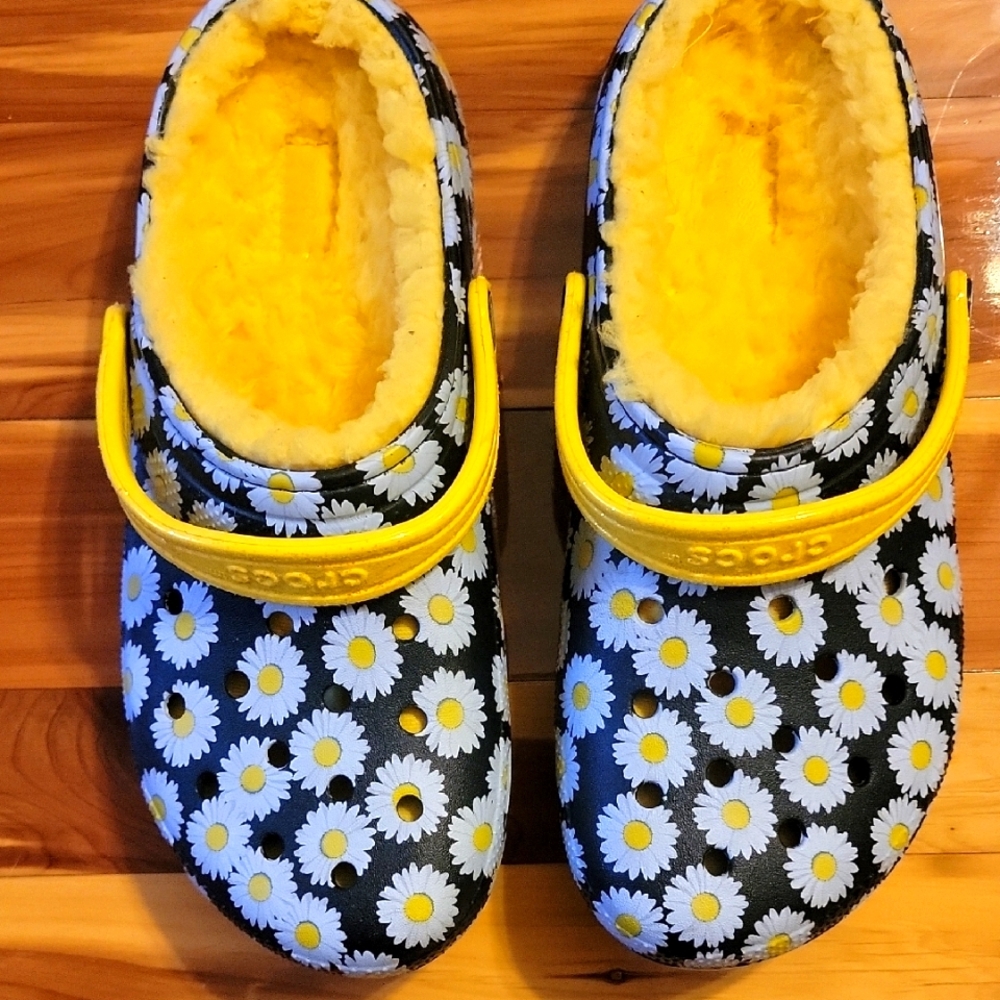 Yourh Floral Clogs with Yellow Accents